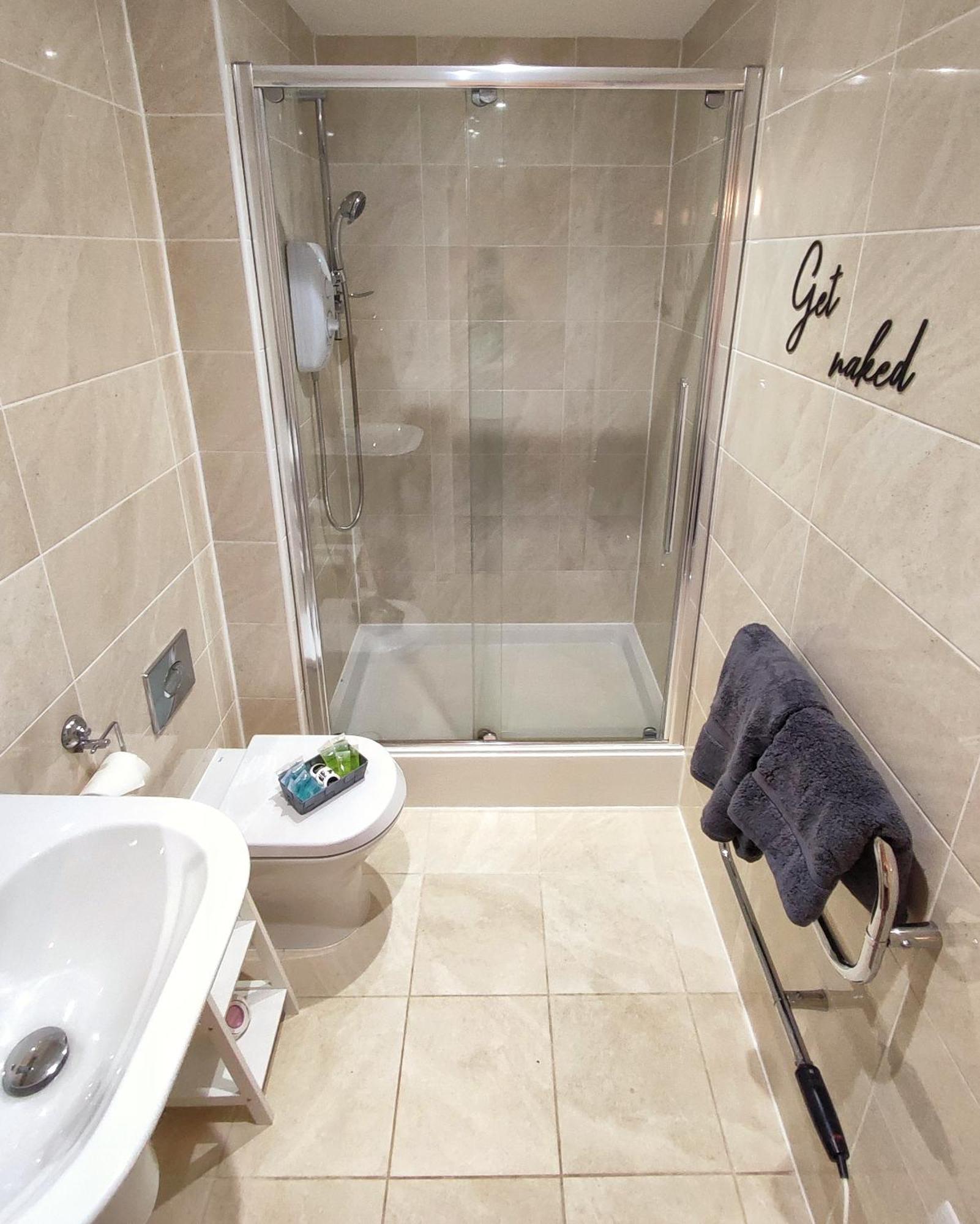 Duplex Apartment In Leeds With King Size Bed - Long Stay Rates Available 외부 사진