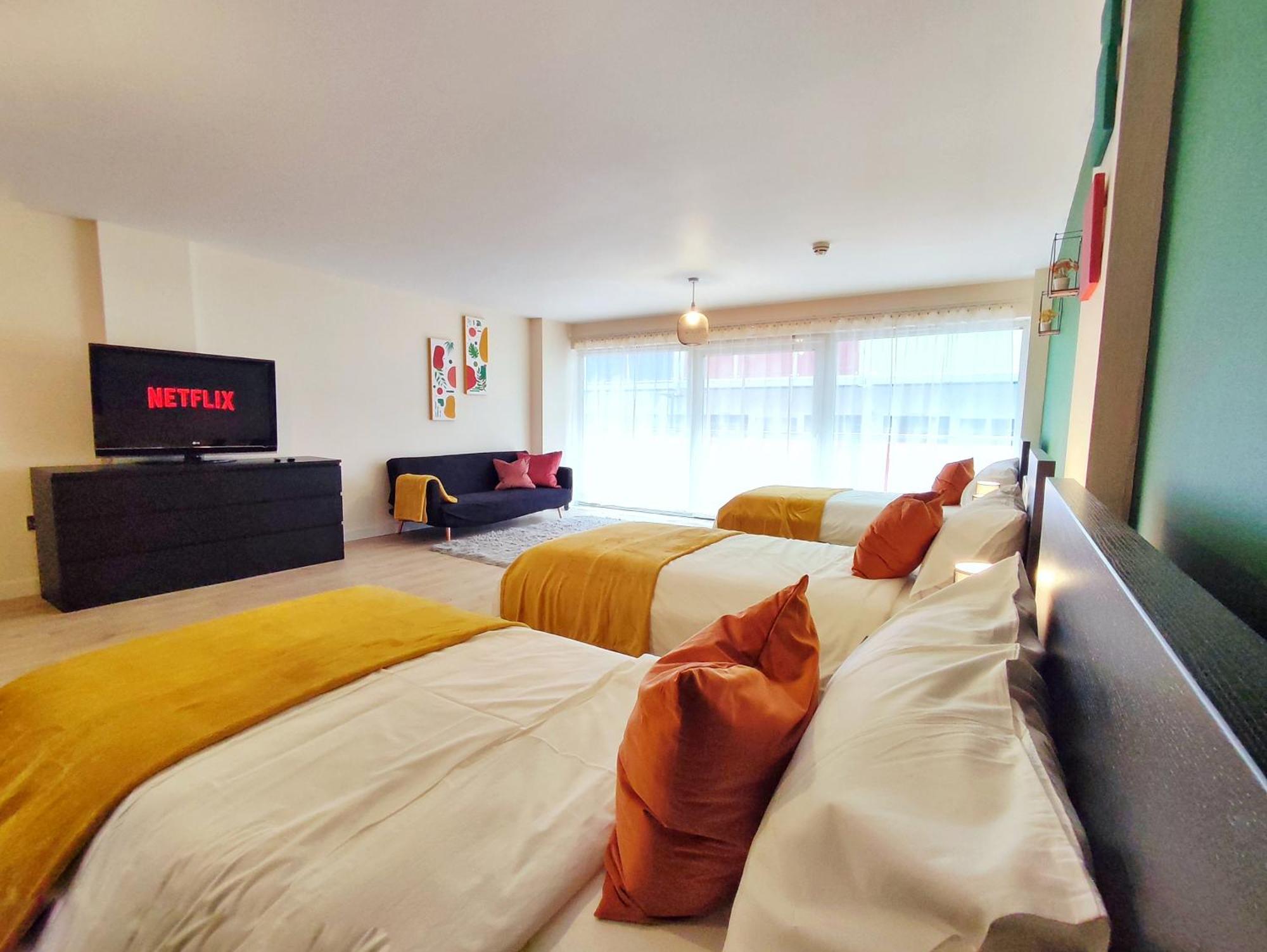 Duplex Apartment In Leeds With King Size Bed - Long Stay Rates Available 외부 사진