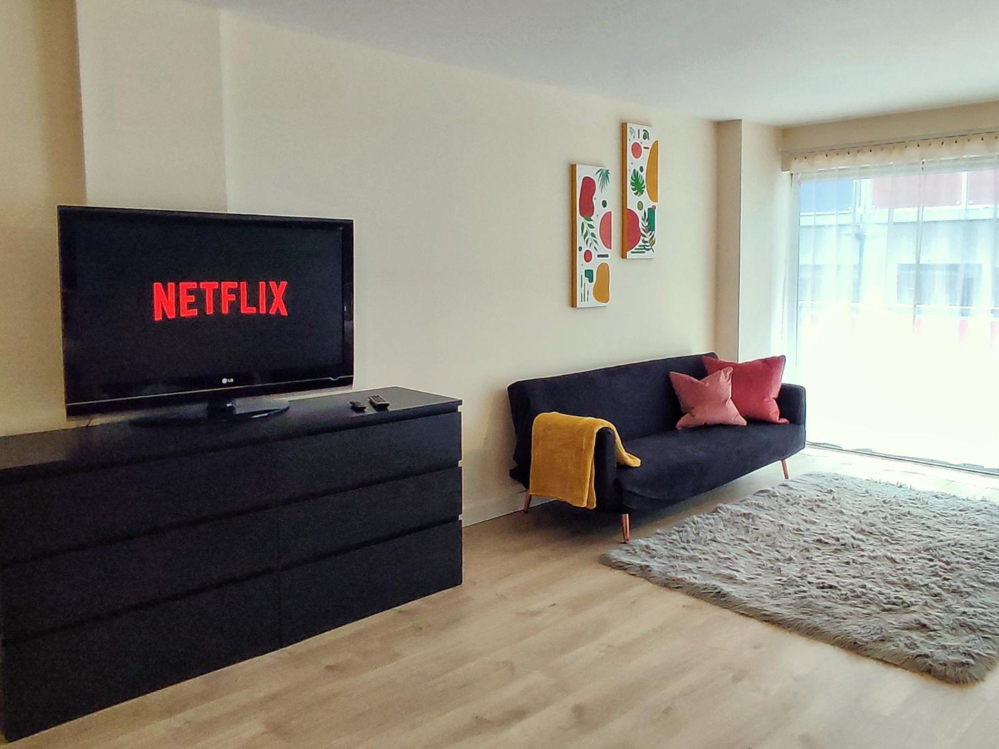 Duplex Apartment In Leeds With King Size Bed - Long Stay Rates Available 외부 사진